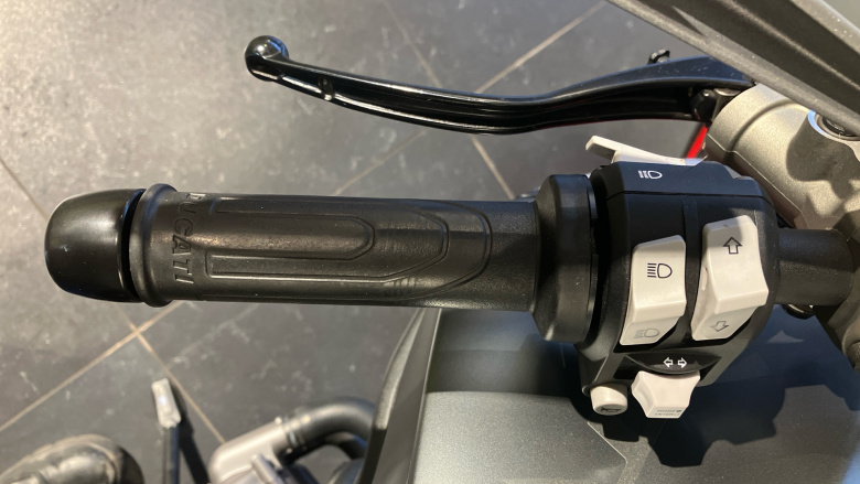 Ducati Monster Plus 937 Red (20MY)